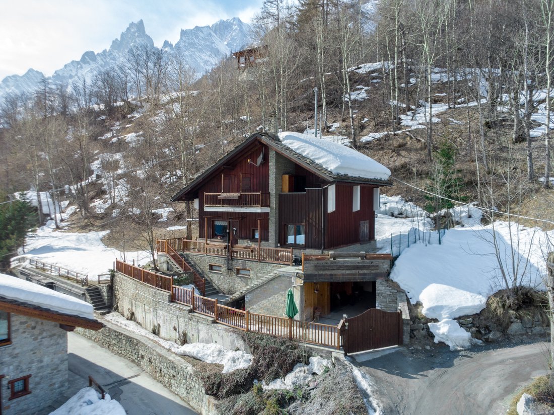 Villa in Courmayeur, Aosta Valley / Vallée d'Aoste, Italy 1 - 17778401