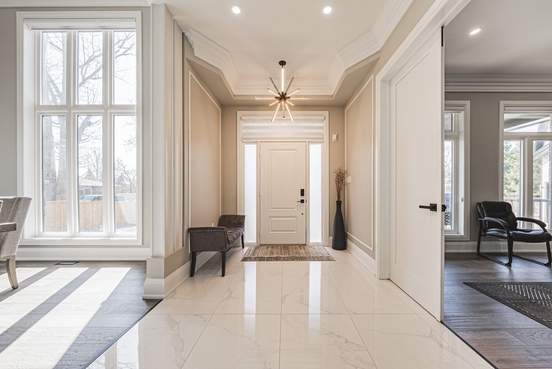 House in Hamilton, Ontario, Canada 2 - 15380398