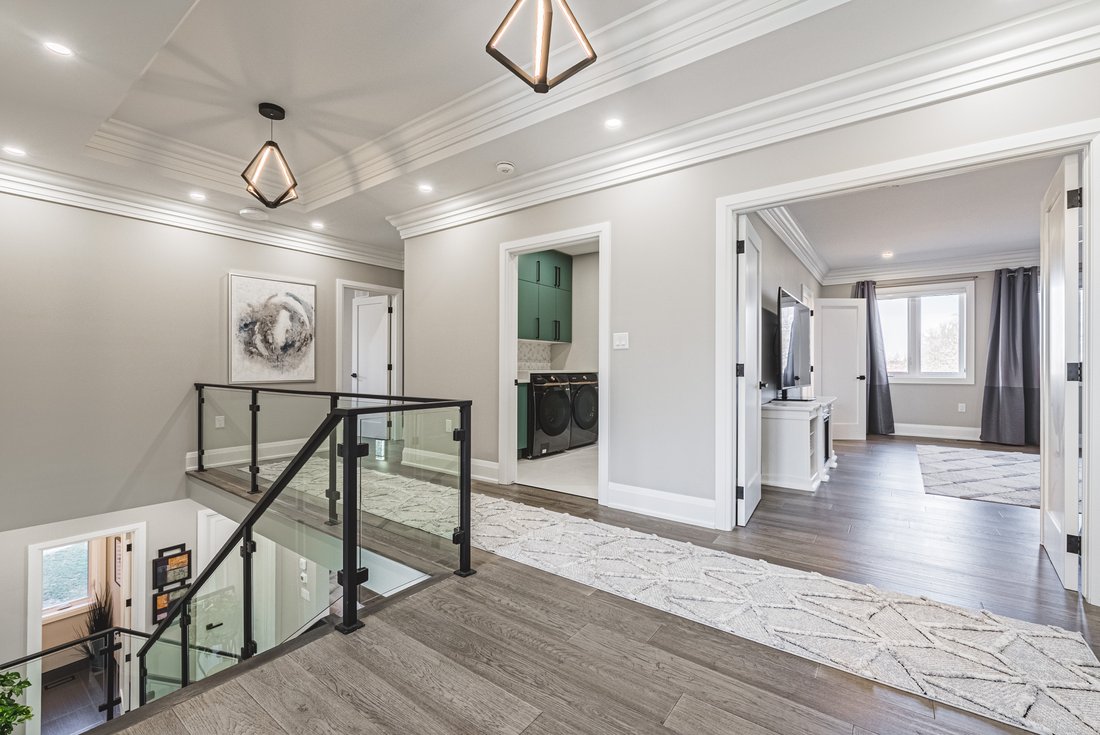 House in Hamilton, Ontario, Canada 3 - 15380398