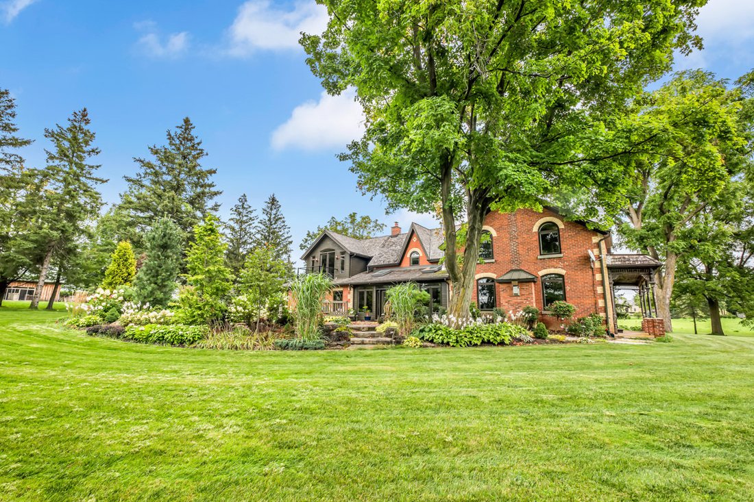 Estate in Hamilton, Ontario, Canada 2 - 17778481