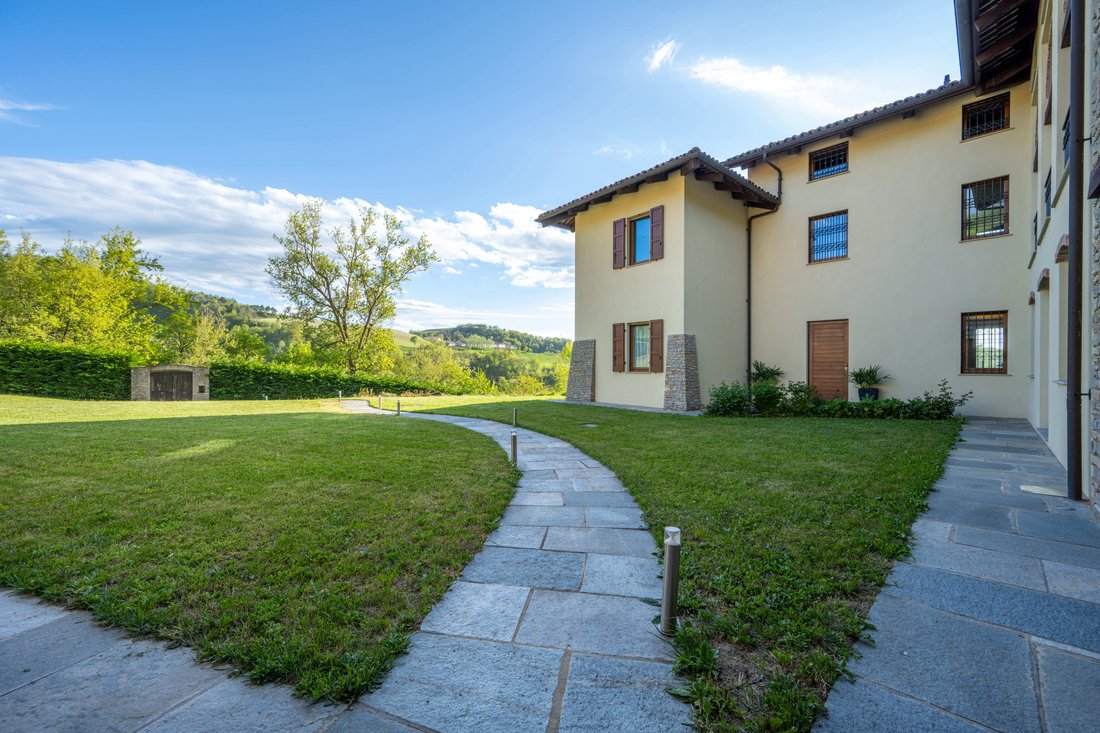 Villa in Alba, Piedmont, Italy 5 - 17778406