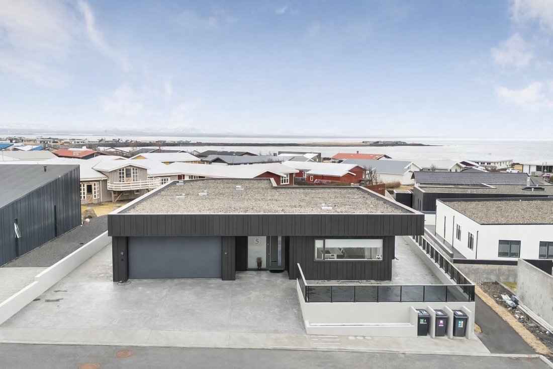 Villa in Alftanes, Garðabær, Iceland 4 - 17778405