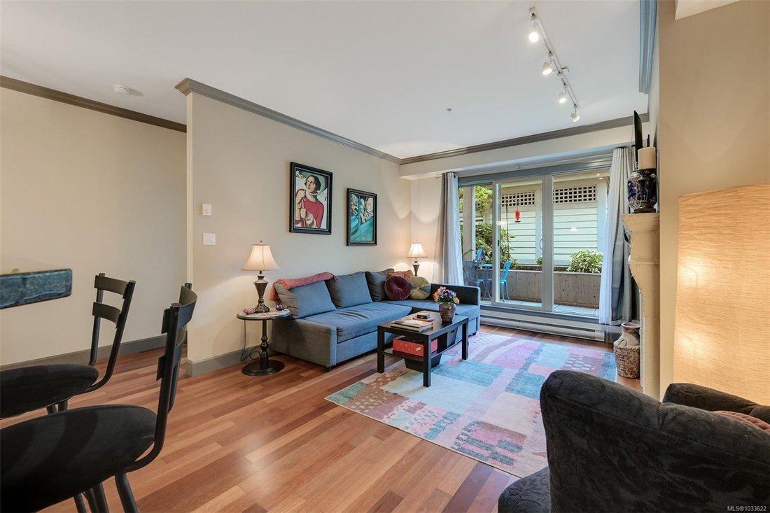 Condo in Saanich, British Columbia, Canada 3 - 17782411