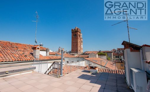 Apartment in Center, Verona, Veneto 1
