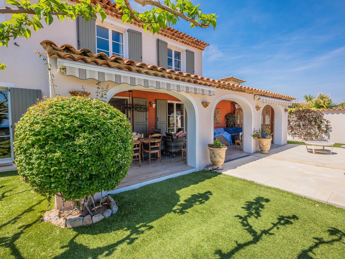 Villa in Les Issambres, Roquebrune-sur-Argens, France 3 - 17779914