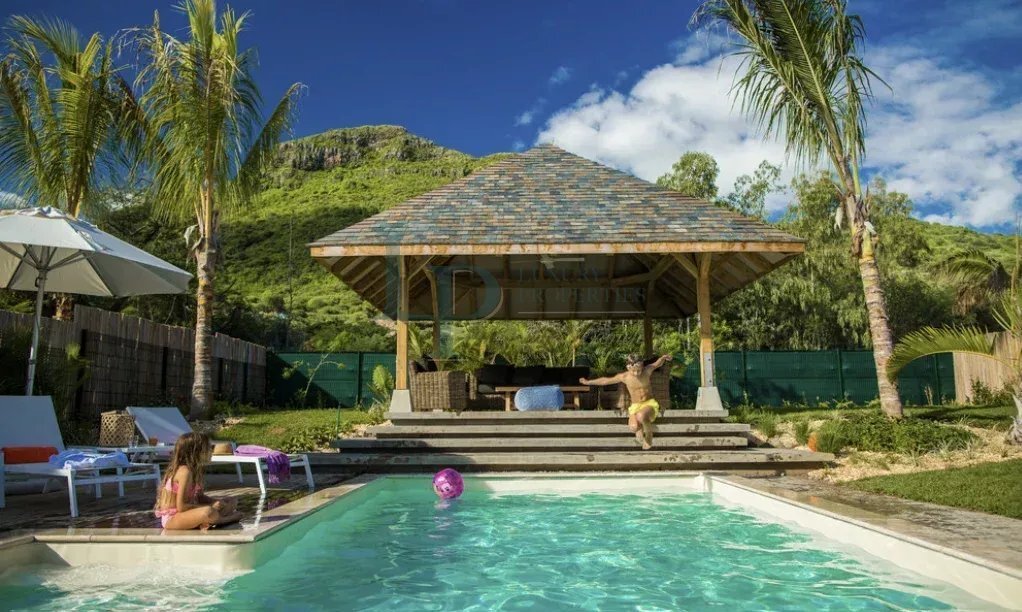 Villa in Black River, Rivière Noire District, Mauritius 1 - 17779852