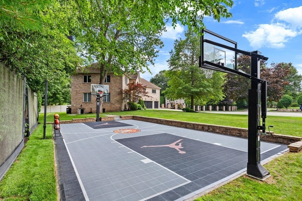 House in Lynnfield, Massachusetts, United States 5 - 17779682