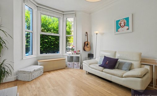 Apartment in Queens Park, Brent, England 1