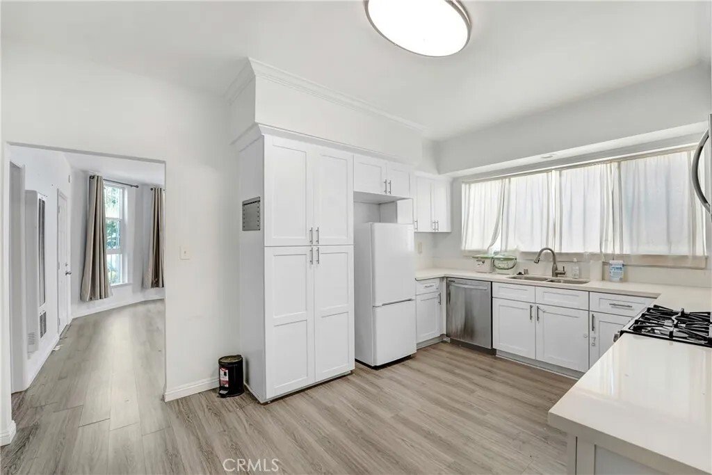 Los Angeles, California, United States 5 - 17676046
