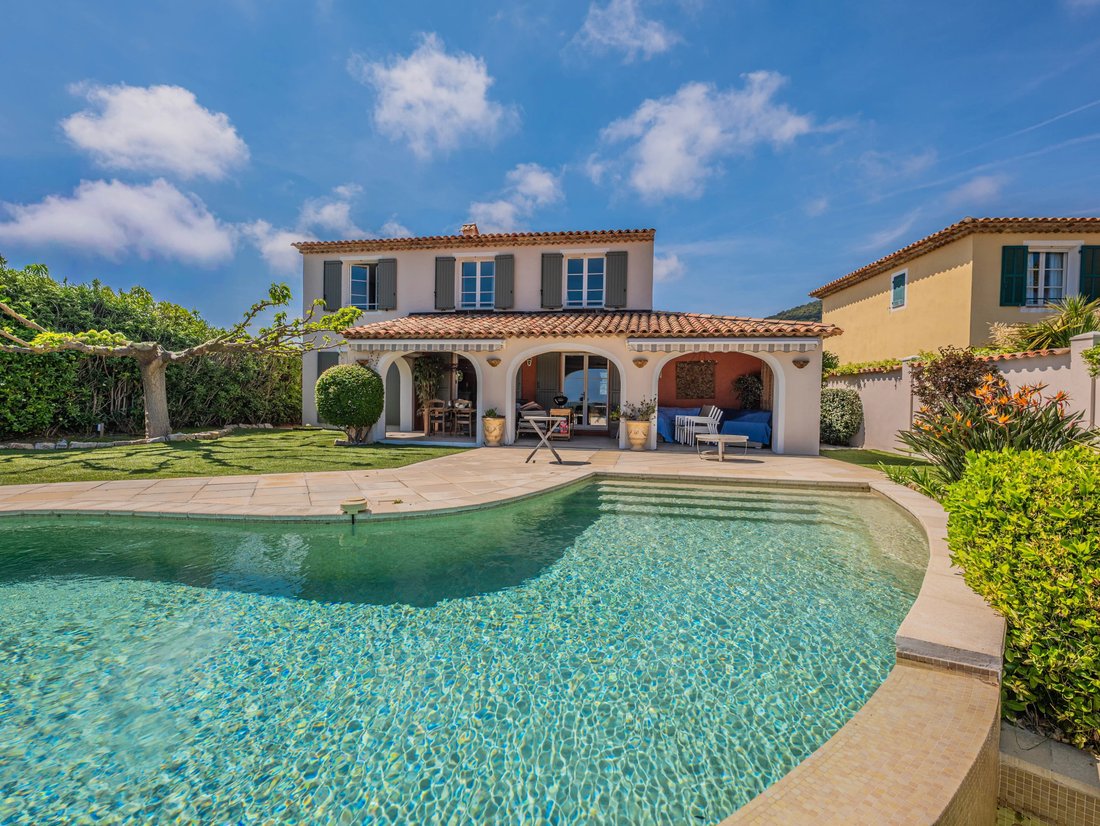 Villa in Les Issambres, Roquebrune-sur-Argens, France 1 - 17779914