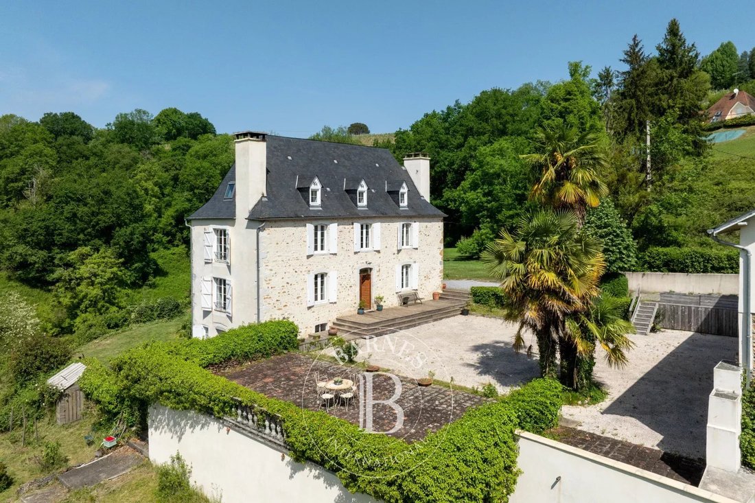Estate in Pau, Nouvelle-Aquitaine, France 1 - 17780165