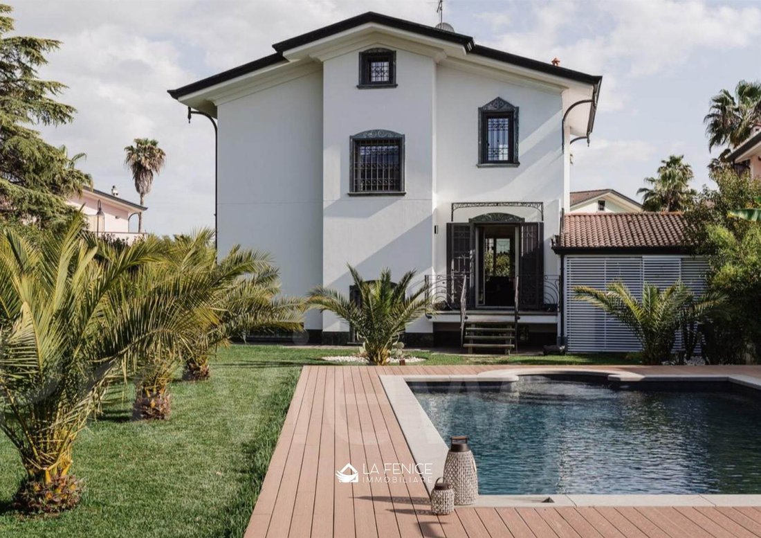 Villa in Strettoia-Capezzano-Valdicastello, Pietrasanta, Tuscany 2 - 17782730