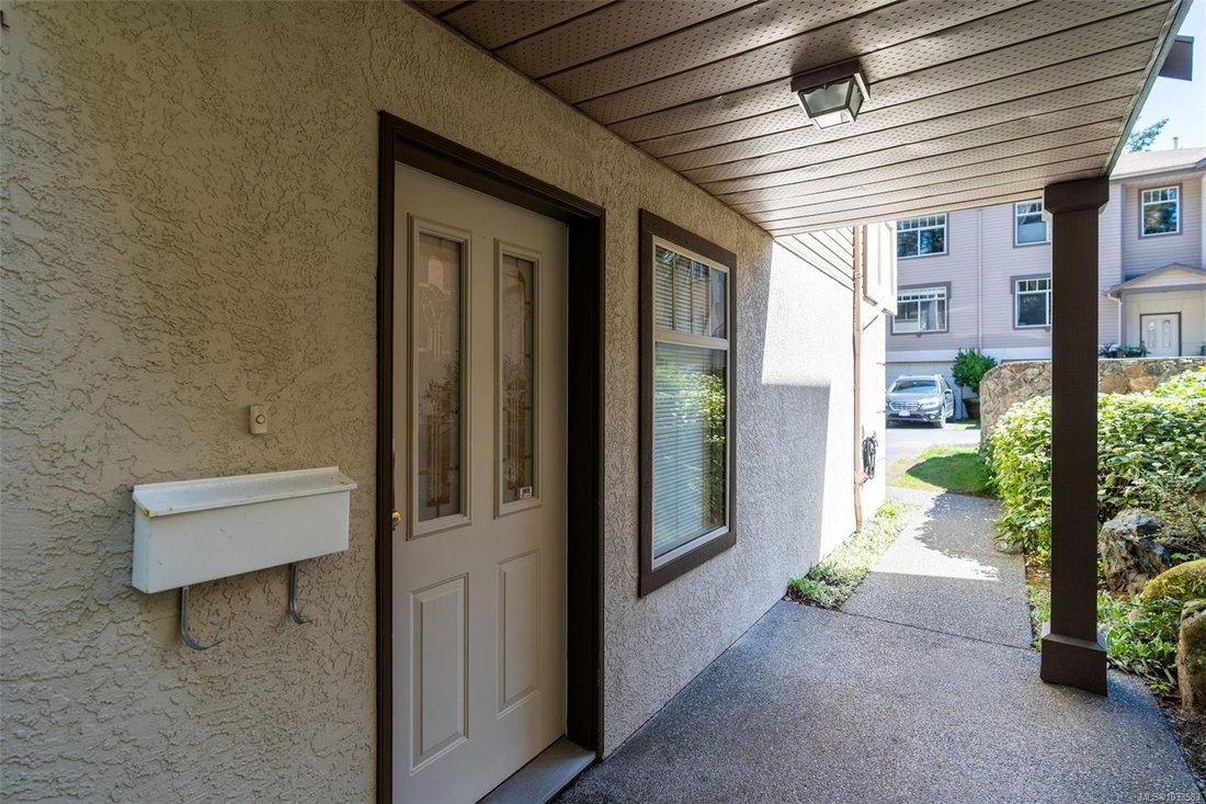 House in View Royal, British Columbia, Canada 4 - 17782416