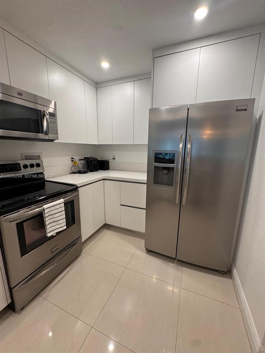 Condo in Miami Beach, Florida, United States 4 - 17781383