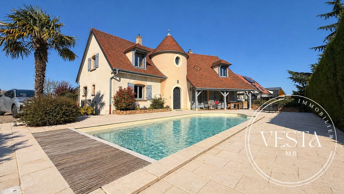 House in Daix, Bourgogne – Franche-Comté, France 2 - 17783543
