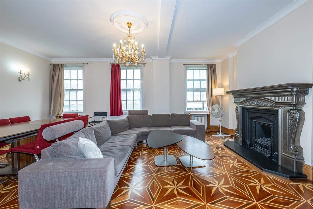 Townhouse in Charing Cross, Westminster, England 1 - 17780866