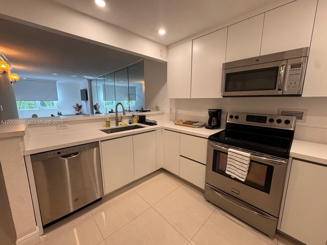 Condo in Miami Beach, Florida, United States 3 - 17781383