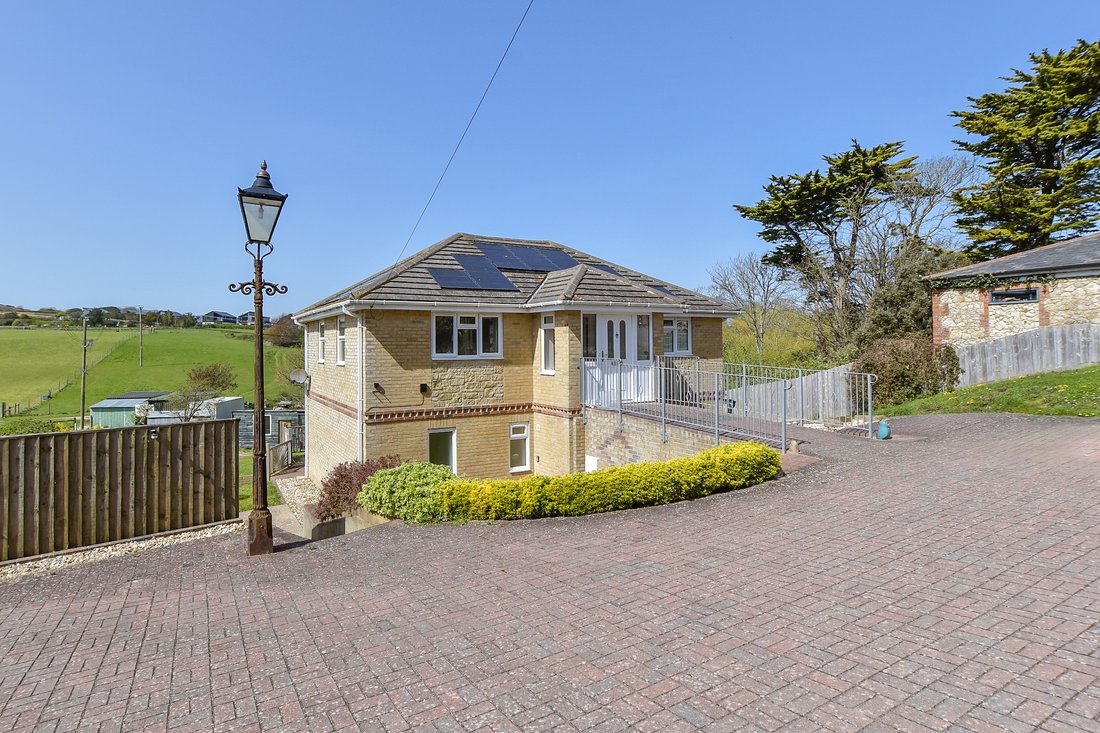 Haus in Totland Bay (Totland), Totland, England 2 - 17779657