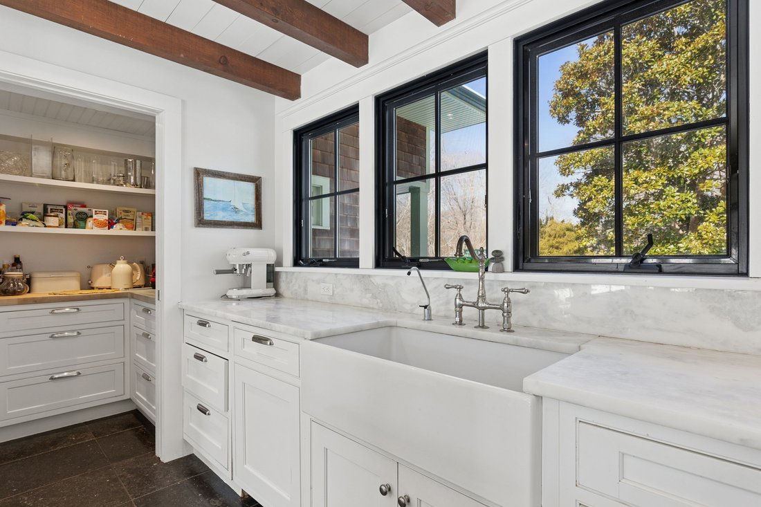 Shelter Island Heights, New York, United States 3 - 17779714