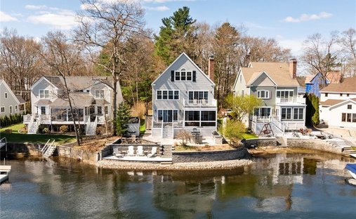 House in Webster, Massachusetts, United States 1