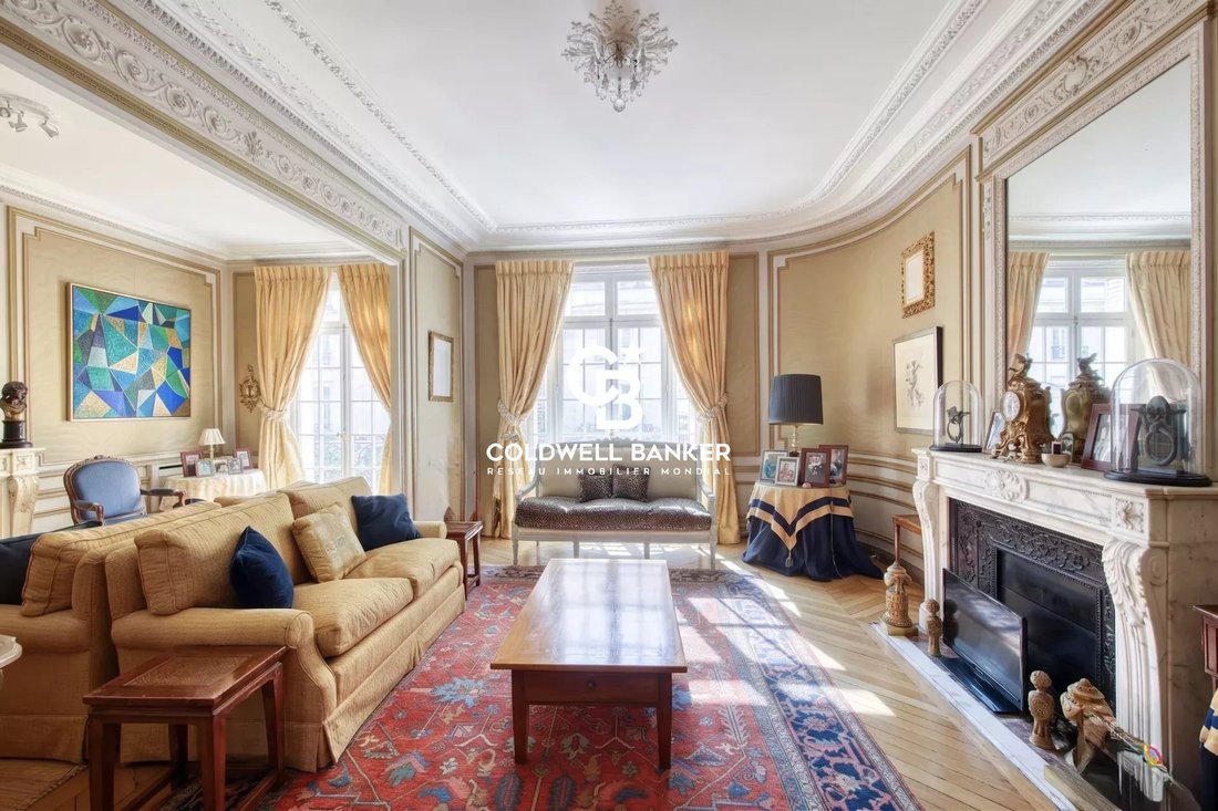 Apartment in Hoche-Friedland, Paris 8e Arrondissement, Paris 2 - 17782627