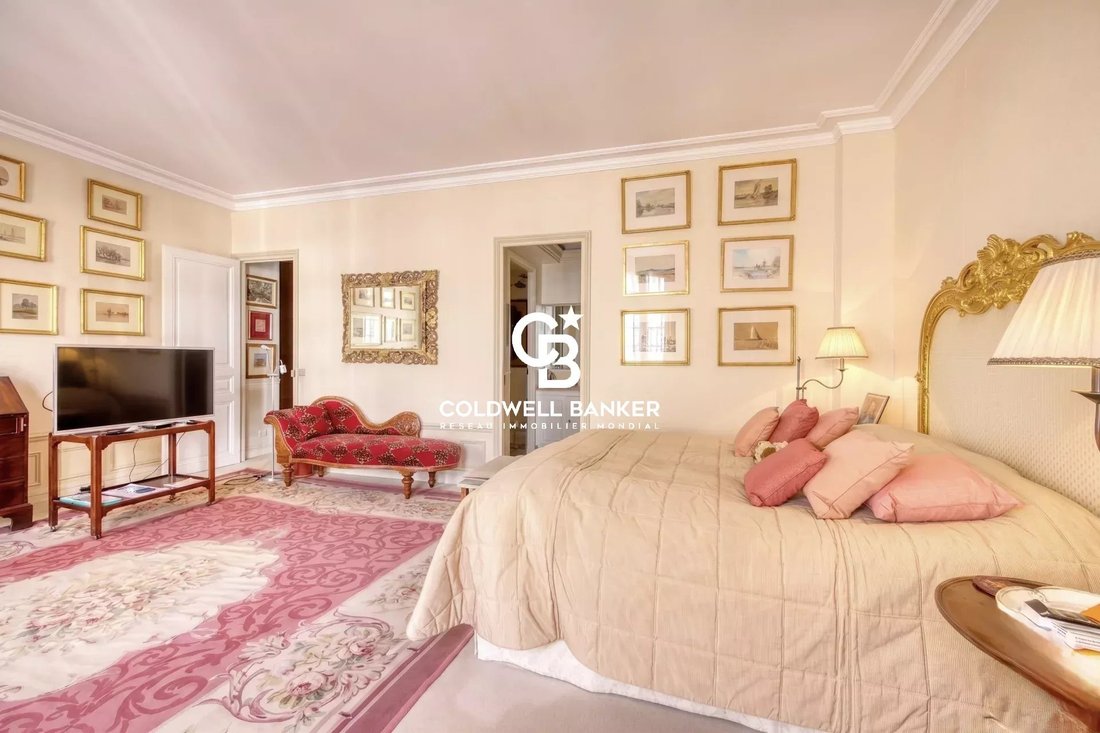 Apartment in Hoche-Friedland, Paris 8e Arrondissement, Paris 5 - 17782627