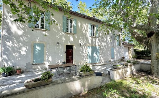 Country House in Saint Jean-Saint Genies, Avignon, France 1