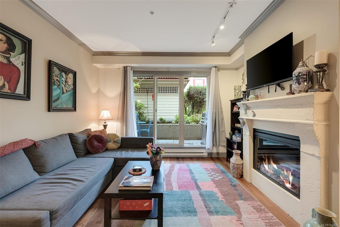 Condo in Saanich, British Columbia, Canada 4 - 17782411