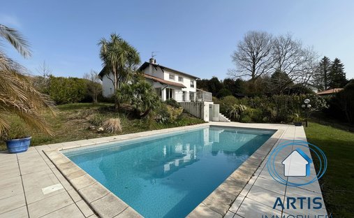 House in Arcangues, Nouvelle-Aquitaine, France 1