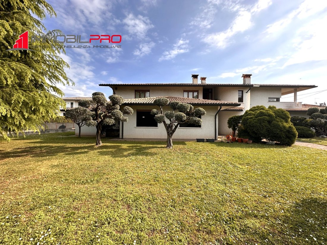 Villa in Thiene, Veneto, Italy 1 - 17783047