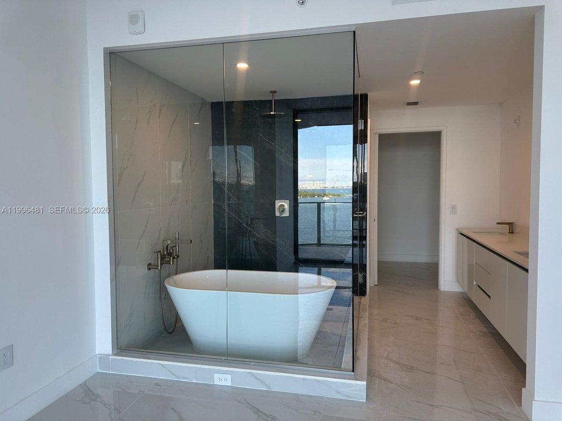 Condo in Miami, Florida, United States 2 - 17781399