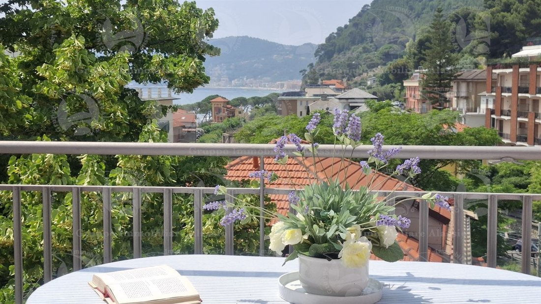Penthouse in Ponente Area, Alassio, Italy 2 - 17780965