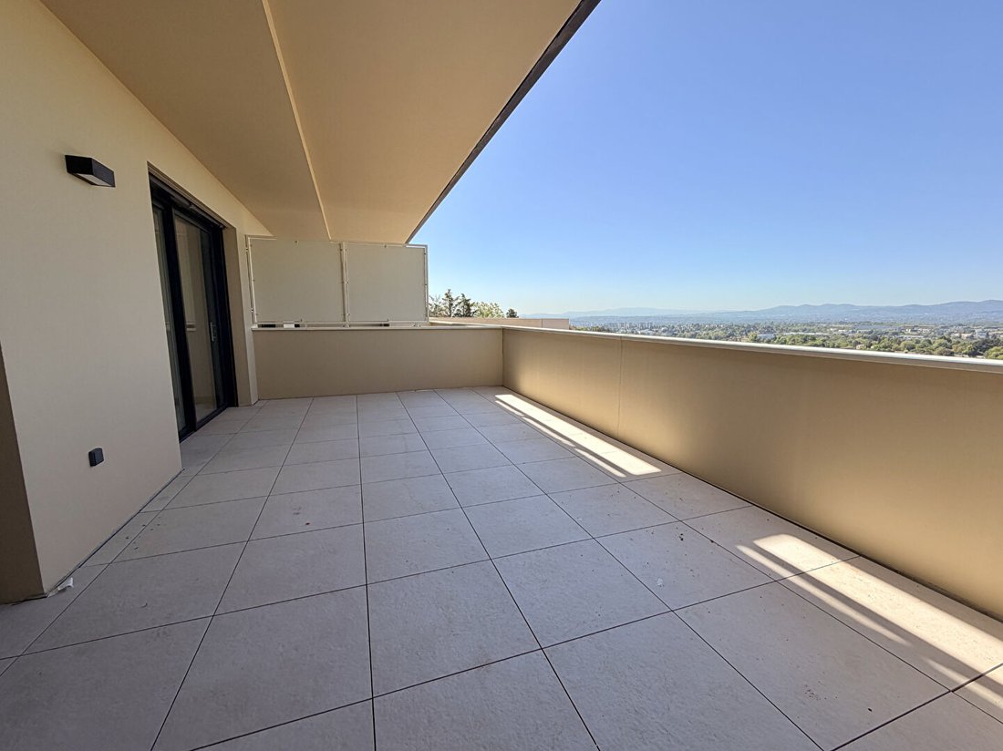 Apartment in Centre et Sud Est, Saint-Didier-au-Mont-d'Or, France 2 - 17782237