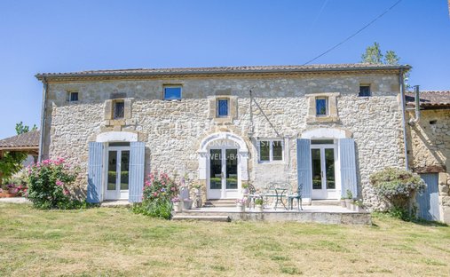 House in Lauzun, Nouvelle-Aquitaine, France 1