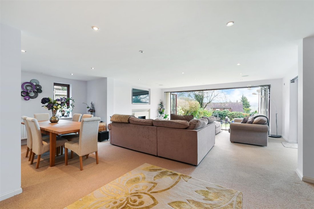 House in Coulsdon, London Borough of Croydon, England 3 - 17382829