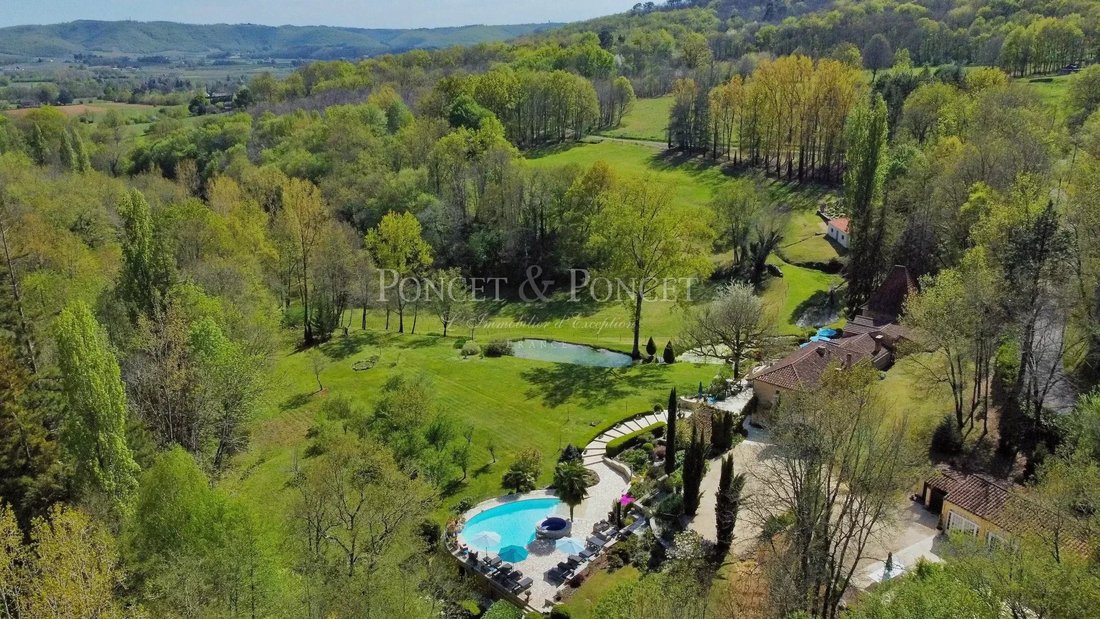 Estate in Charles de Gaulle, Cahors, France 4 - 17780033