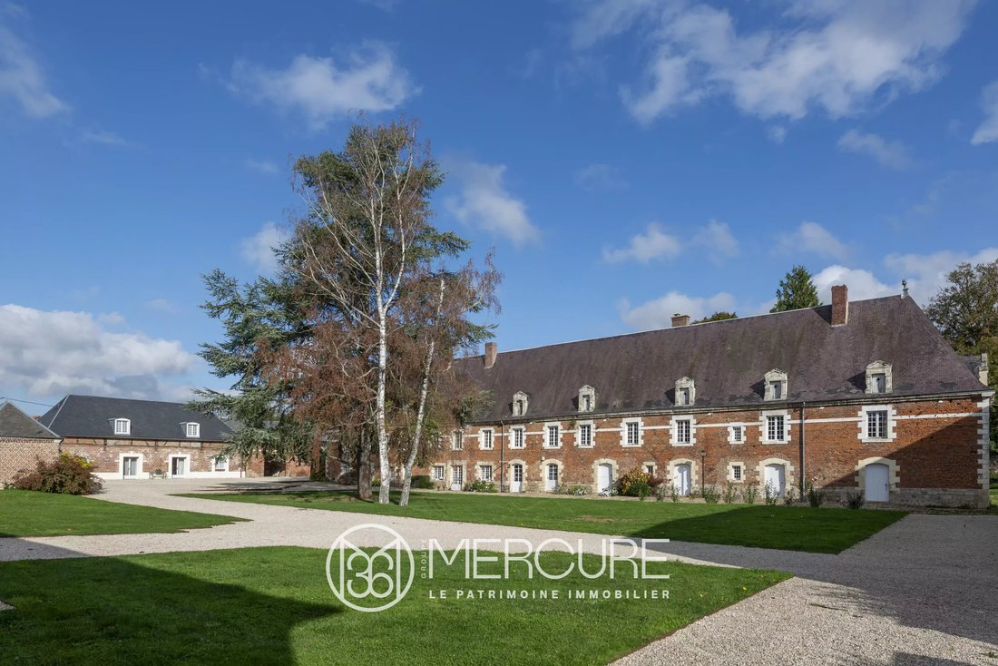 Estate in Centre Ville, Noyon, France 1 - 17780019