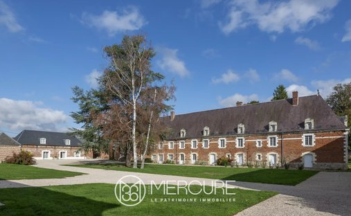 Estate in Centre Ville, Noyon, France 1