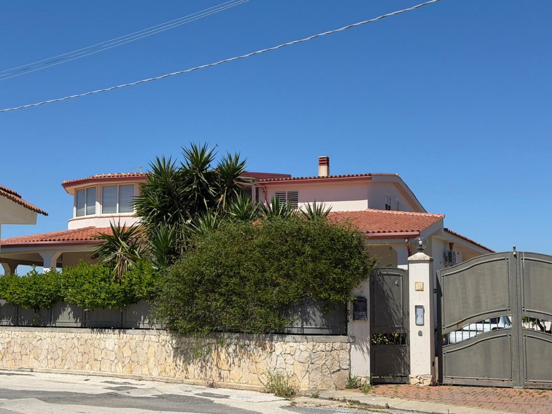 Villa in Fontane Bianche, Sicily, Italy 1 - 17783035