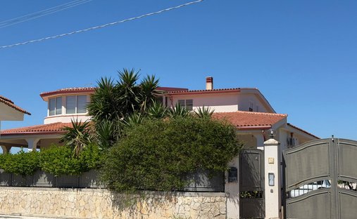 Villa in Fontane Bianche, Sicily, Italy 1