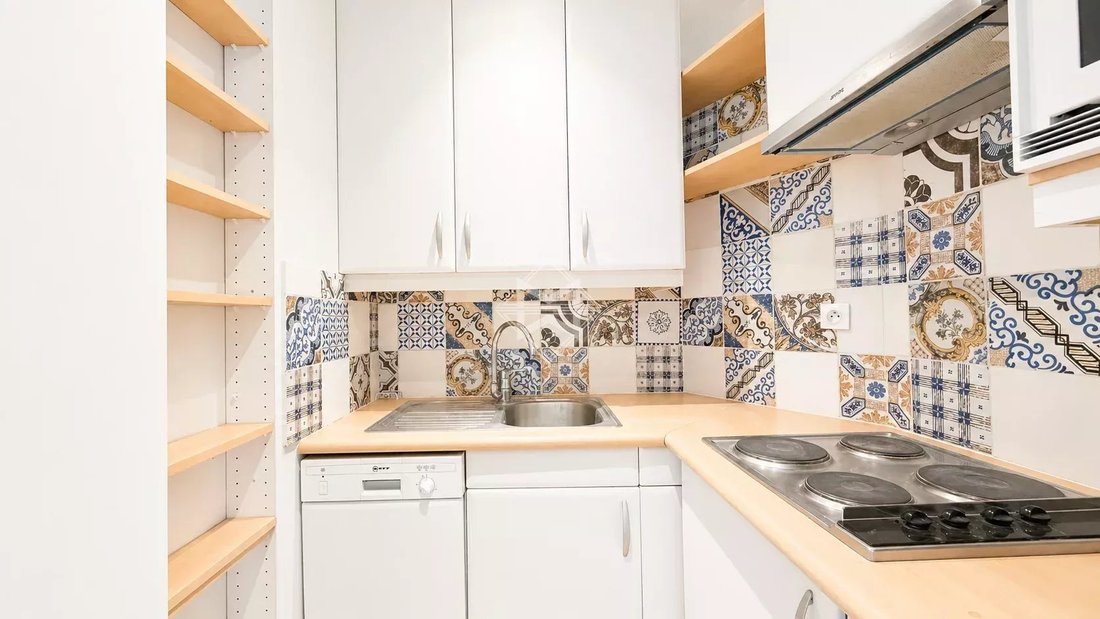 Apartment in Saint Thomas d'Aquin, Paris 7e Arrondissement, Paris 4 - 17647116