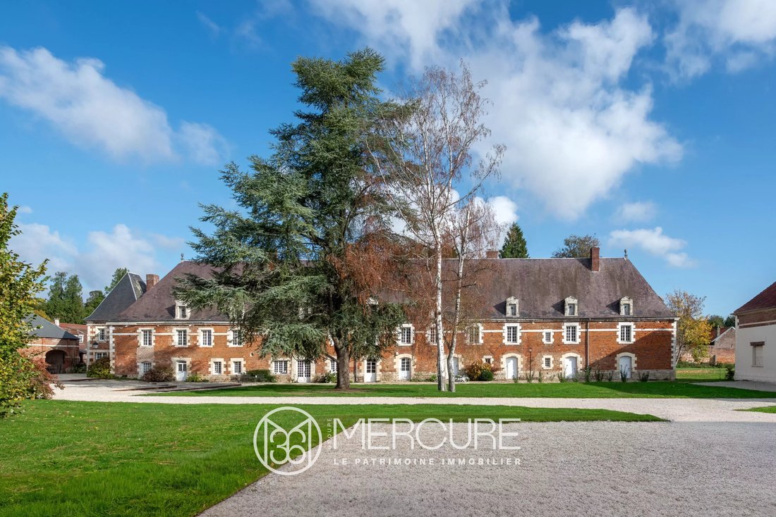 Estate in Centre Ville, Noyon, France 3 - 17780019