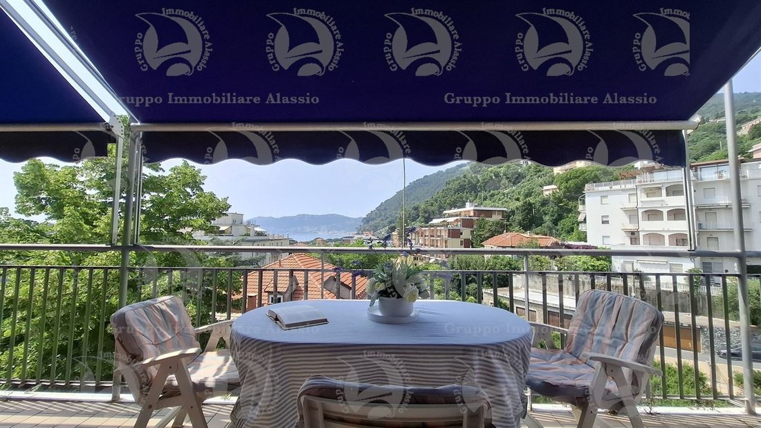 Penthouse in Ponente Area, Alassio, Italy 5 - 17780965