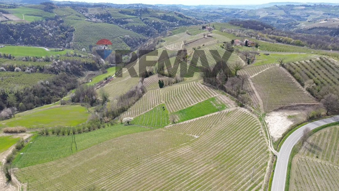 Terrain à Alba, Piémont, Italie 4 - 17783460