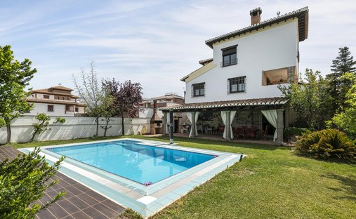 Villa in La Zubia, Andalusia, Spain 1