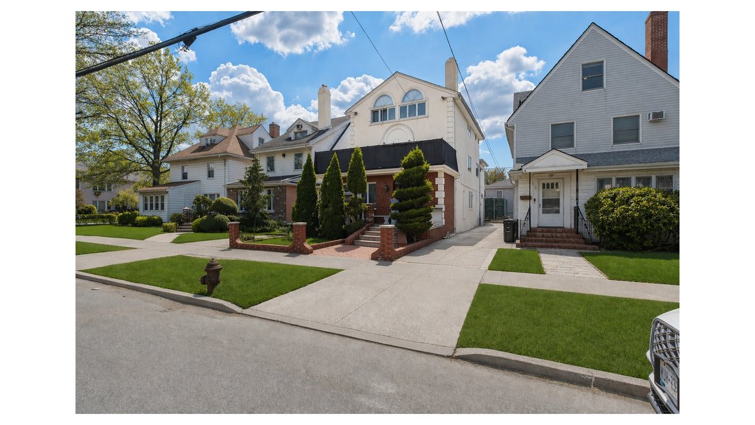 House in New York, New York, United States 1 - 17779664