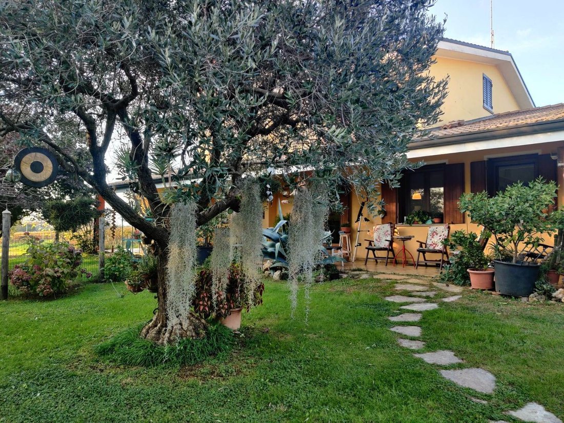 Villa in Montebelluna, Veneto, Italy 1 - 17778803