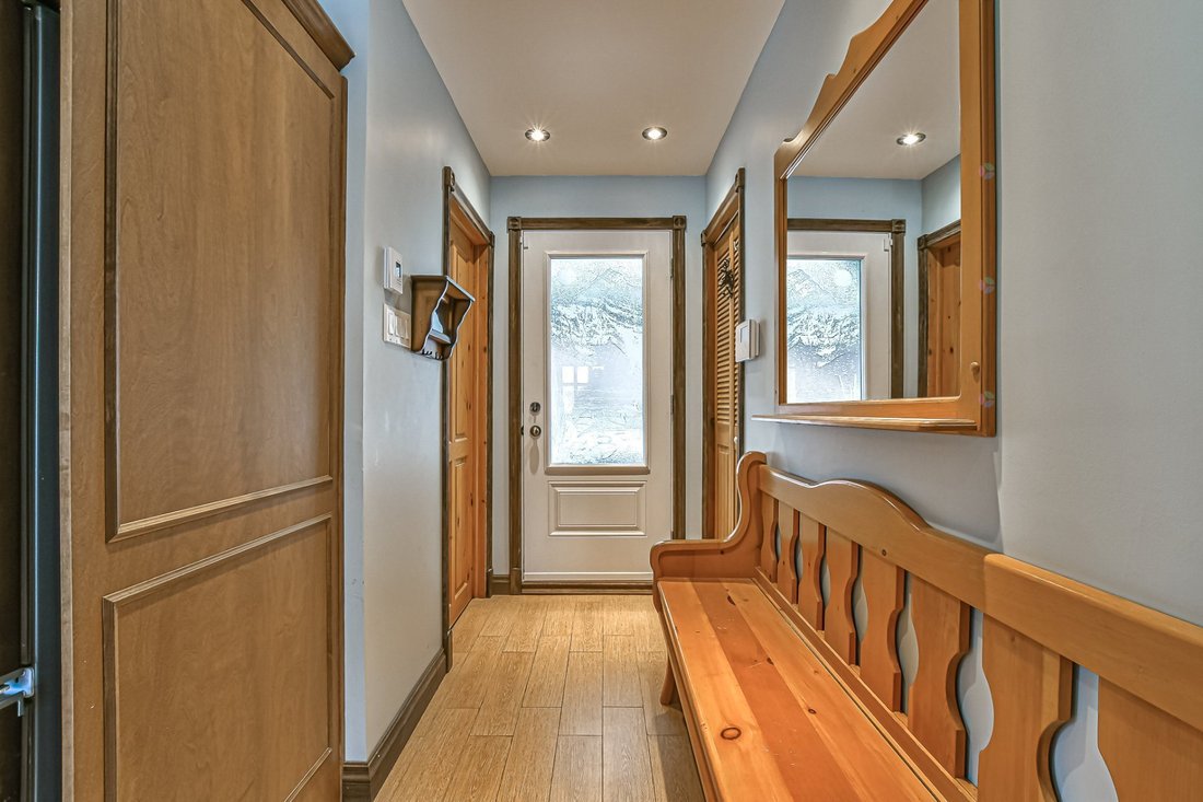 House in Sainte-Marguerite-du-Lac-Masson, Quebec, Canada 5 - 17782469