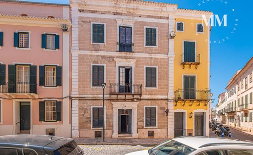 Stadthaus in Mao, Balearische Inseln, Spanien 1