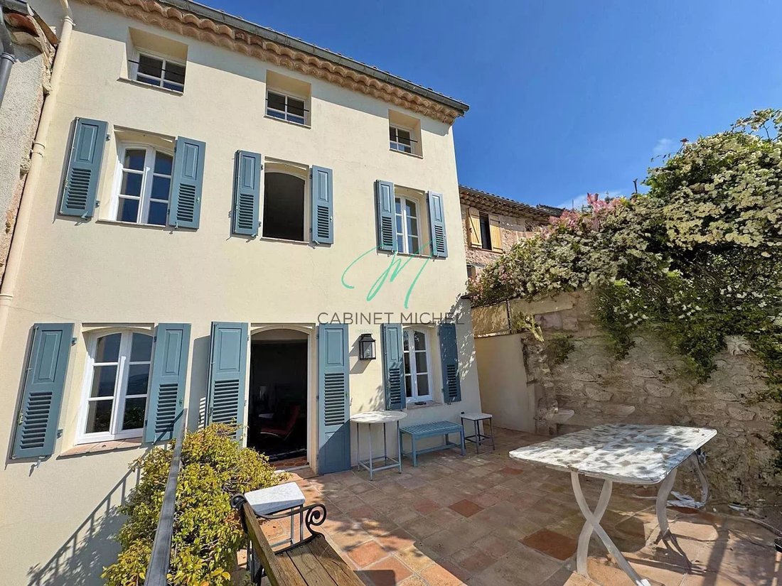 House in Le Bar-sur-Loup, Provence-Alpes-Côte d'Azur, France 2 - 17779835